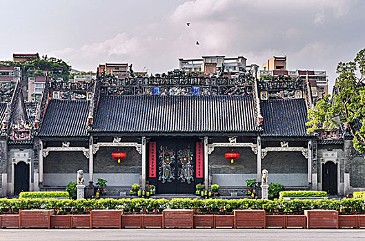 rong bach kim hai nhay